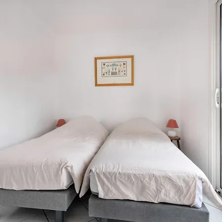 Emplacement Ideal En Front De Apartament