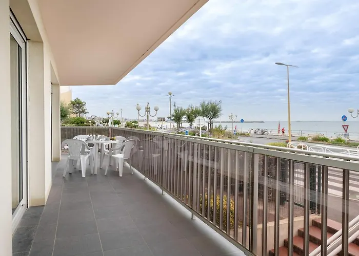 Emplacement Ideal En Front De شقة